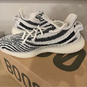Adidas Yeezy Boost 350 V2 Zebra | New w/ Box & Tags | Women’s 9